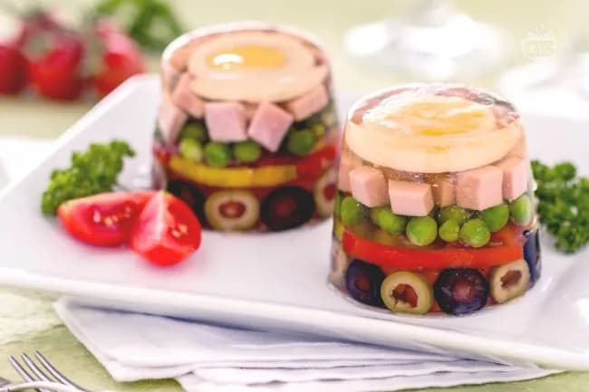 Aspic millecolori con gelatina alla birra
