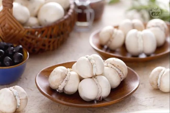 Baci di champignon farciti con due creme