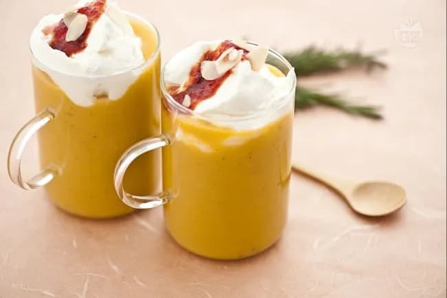 Cappuccino di zucca con spuma di robiola