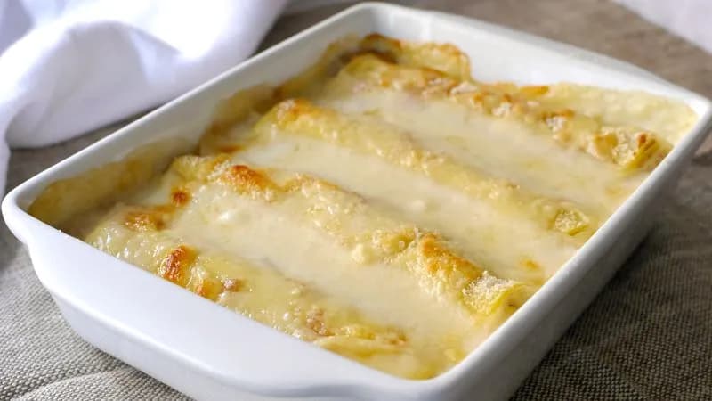 Crepes al forno con prosciutto e formaggio