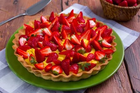 Crostata di fragole con crema pasticcera