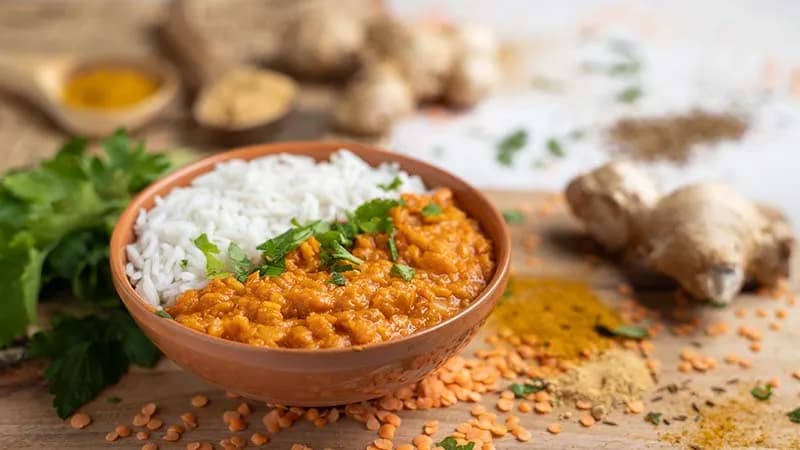 Curry di lenticchie rosse al latte