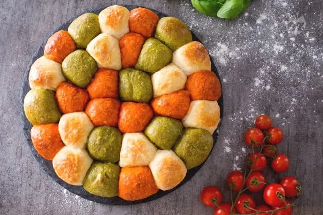 Danubio tricolore con provola e