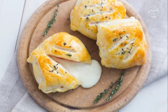 Tomino in Crosta di Sfoglia