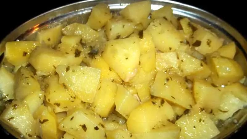 Patate al vapore con erbe aromatiche