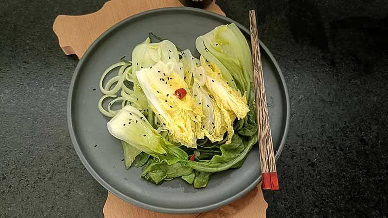 Cavolo cinese al vapore con sesamo