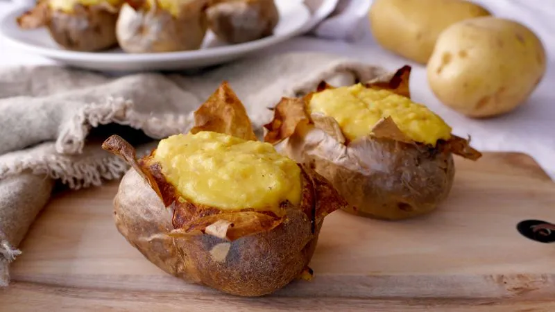Patate ripiene rustiche al forno