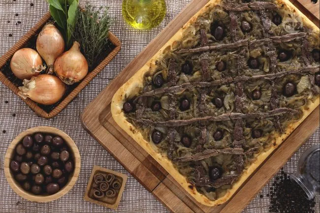 Pissaladière focaccia nizzarda