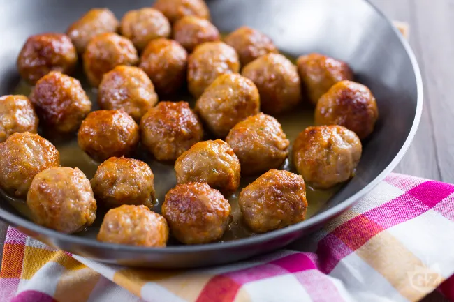 Polpette di mortadella al vino bianco