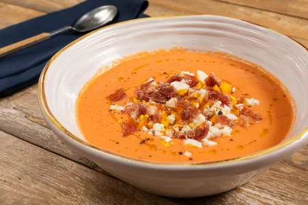 Salmorejo andaluso con uova e prosciutto