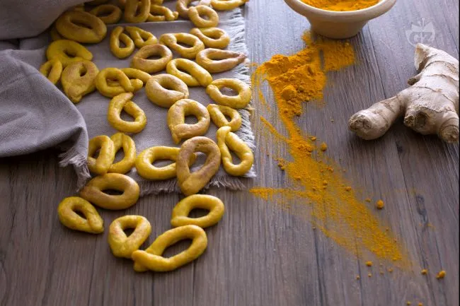 Taralli speziati con zenzero e curcuma