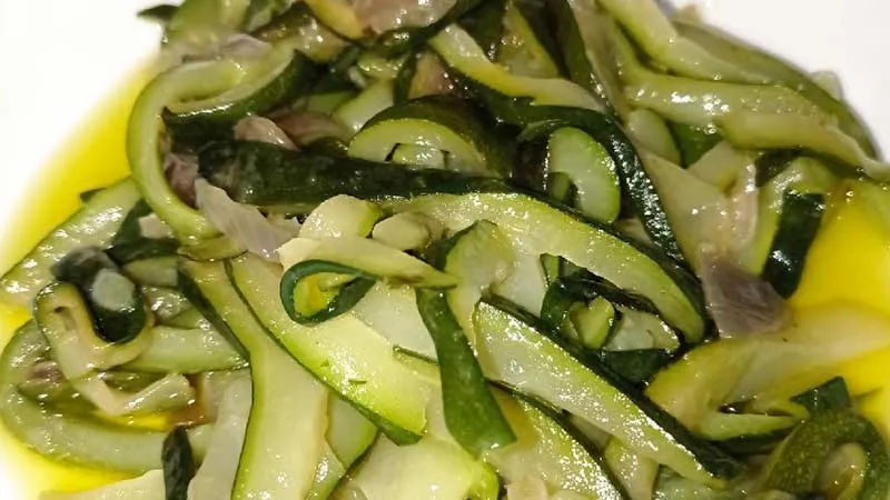 Zucchine trifolate con cipolla di tropea